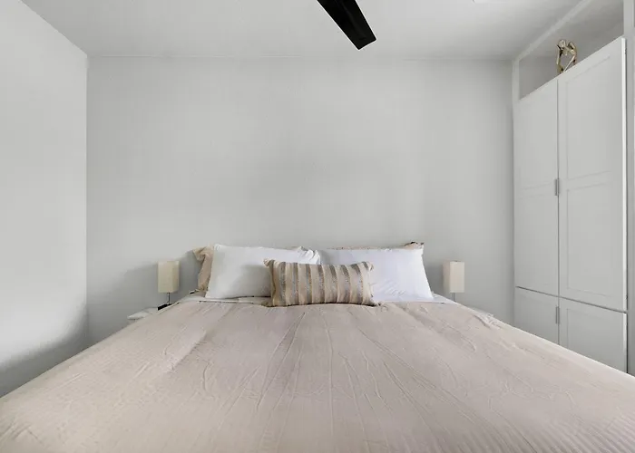 Budget-friendly Retreat By Worth Stockyards With Hottub & Minigolf Vakantiehuis Fort Worth