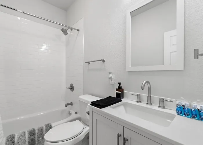 Vakantiehuis Budget-friendly Retreat By Worth Stockyards With Hottub & Minigolf Fort Worth