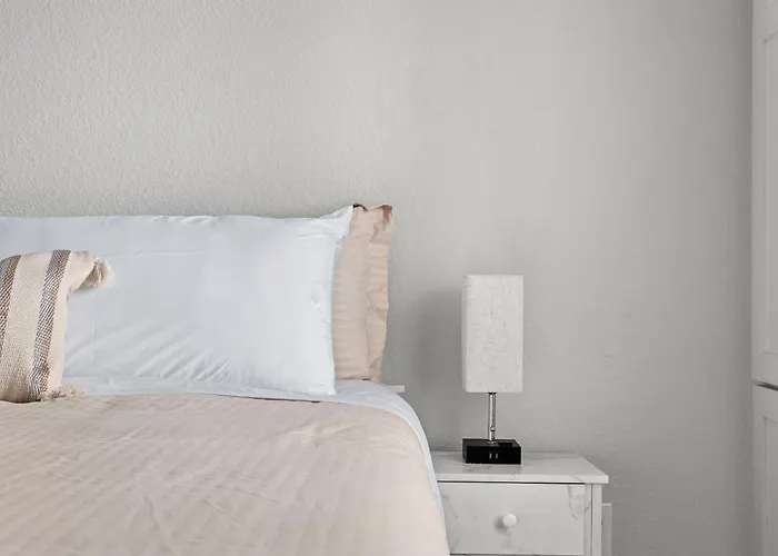 Budget-friendly Retreat By Worth Stockyards With Hottub & Minigolf * Fort Worth