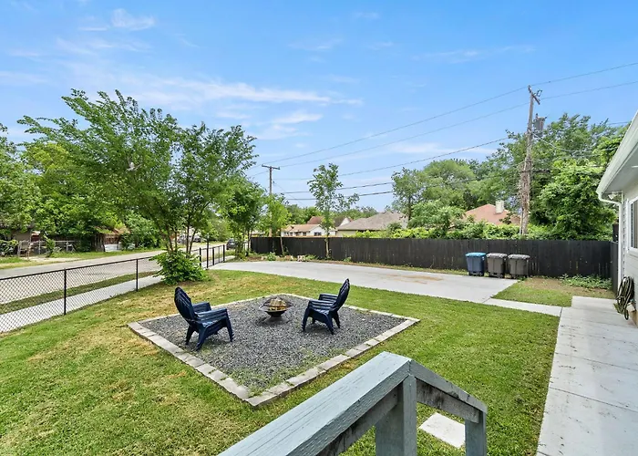 Budget-friendly Retreat By Worth Stockyards With Hottub & Minigolf Vakantiehuis Fort Worth