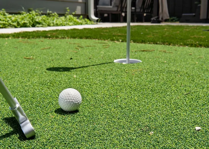 Budget-friendly Retreat By Worth Stockyards With Hottub & Minigolf Vakantiehuis Fort Worth